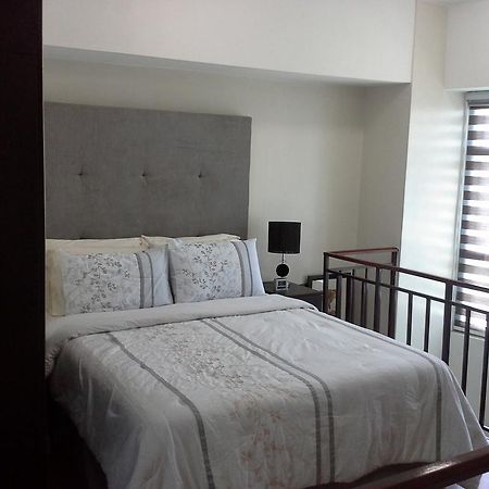 Appartamento Eton Parkview Makati City Esterno foto
