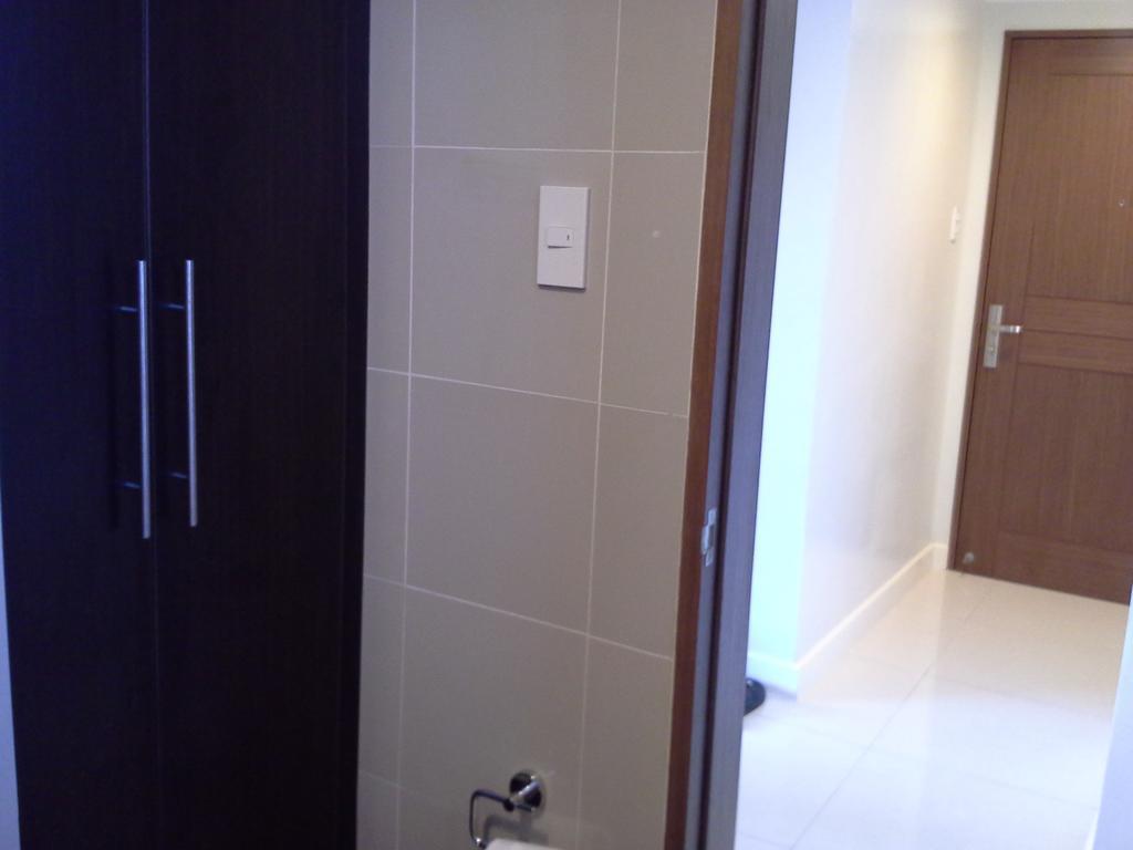 Appartamento Eton Parkview Makati City Esterno foto