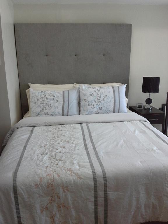 Appartamento Eton Parkview Makati City Esterno foto