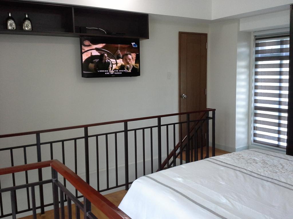 Appartamento Eton Parkview Makati City Esterno foto
