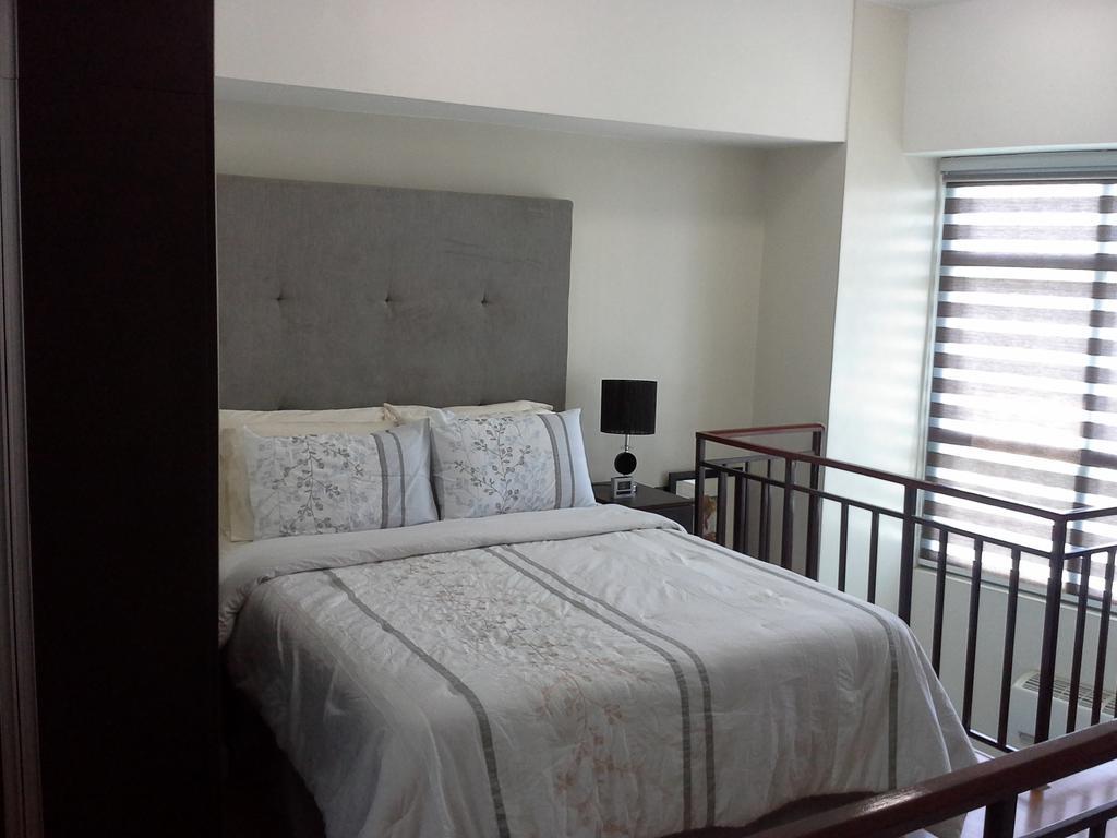 Appartamento Eton Parkview Makati City Esterno foto