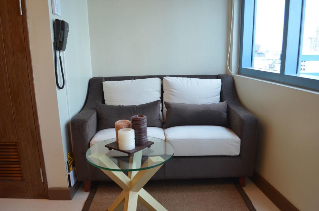 Appartamento Eton Parkview Makati City Esterno foto