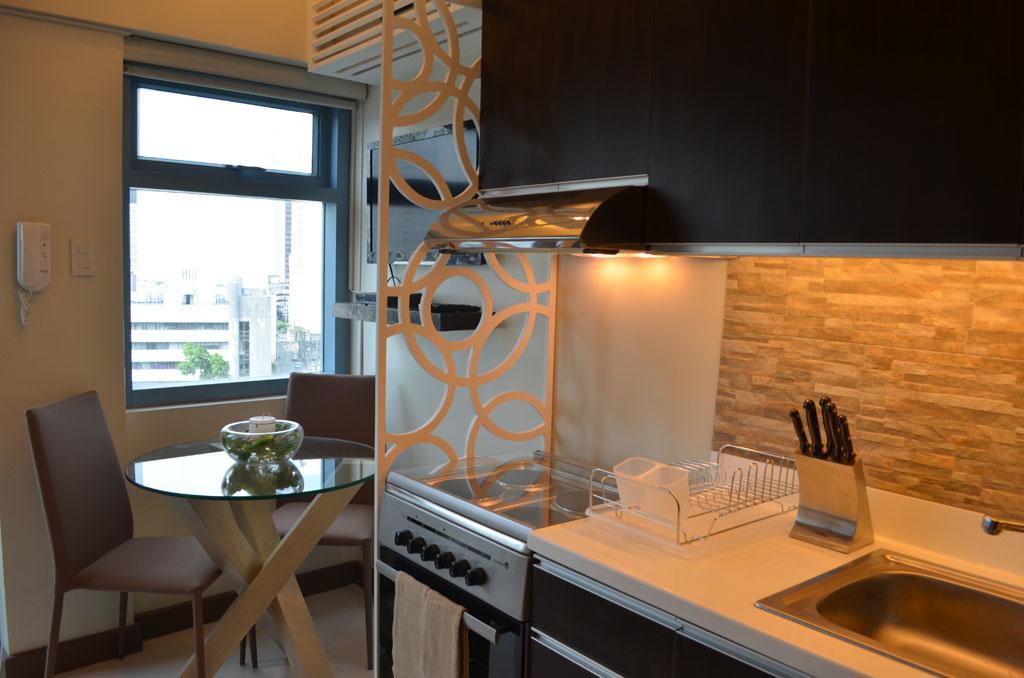 Appartamento Eton Parkview Makati City Esterno foto