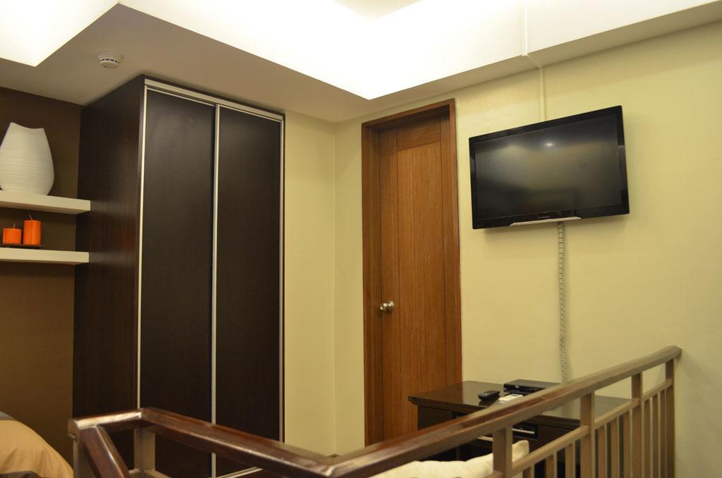 Appartamento Eton Parkview Makati City Esterno foto