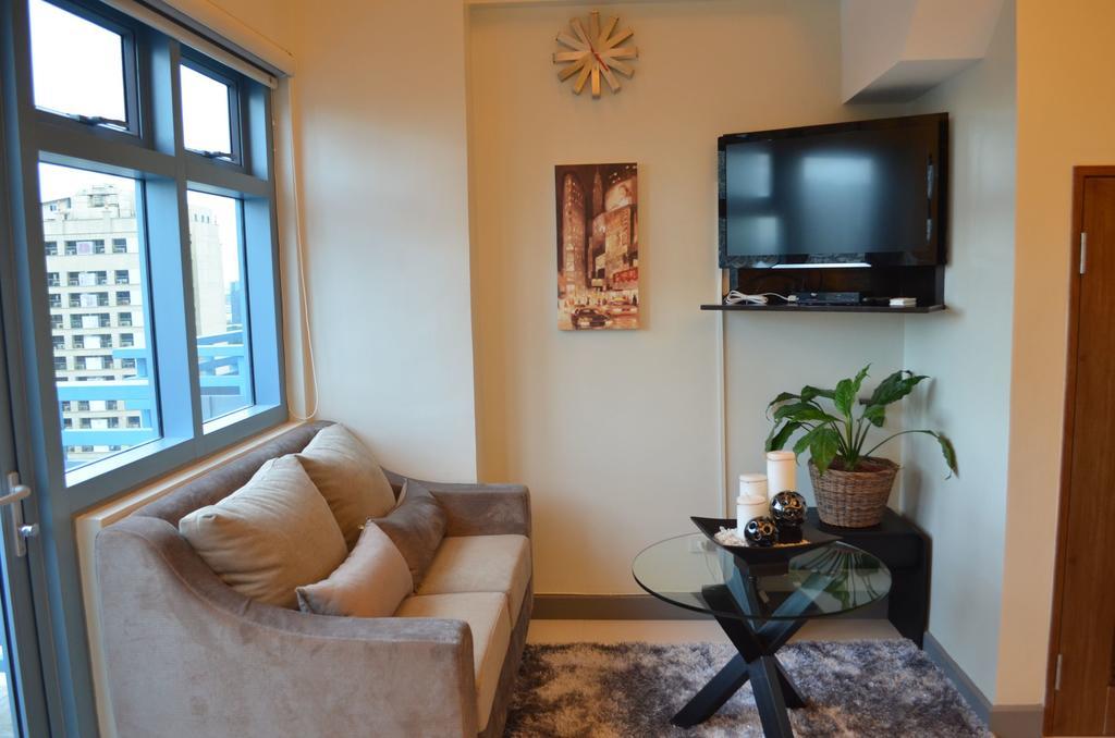 Appartamento Eton Parkview Makati City Esterno foto