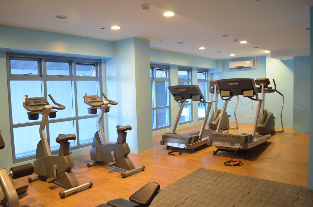Appartamento Eton Parkview Makati City Esterno foto